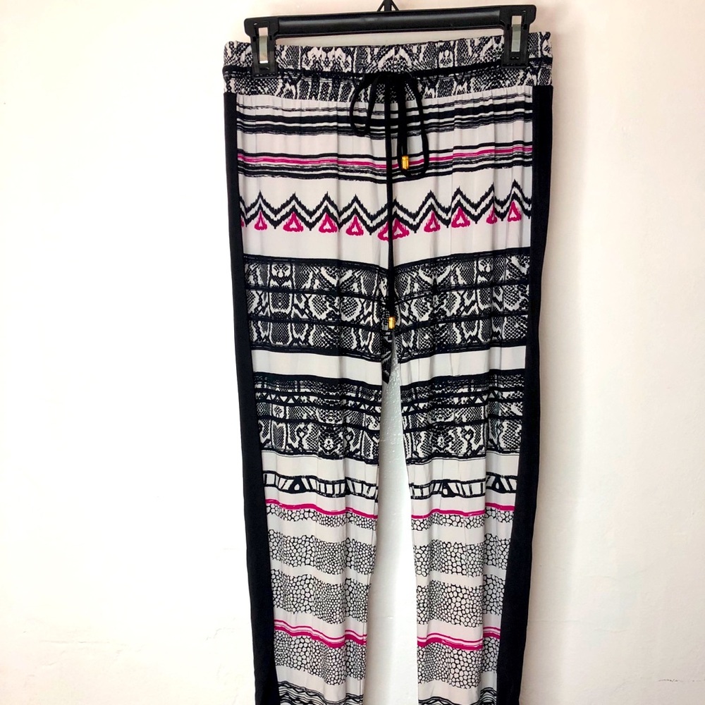 Fun & flattering ankle pants